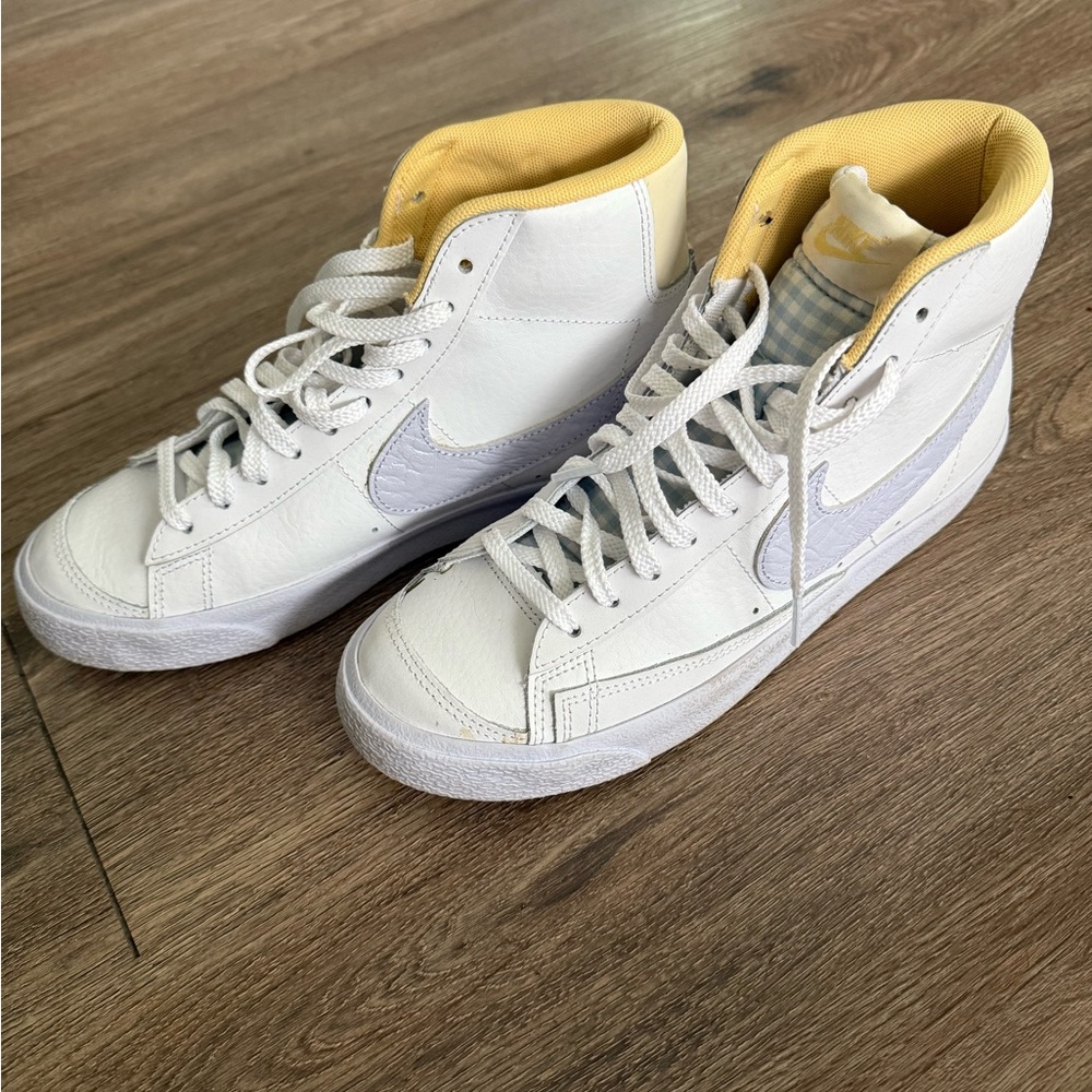 Nike White and Yellow Sneakers Classic Design